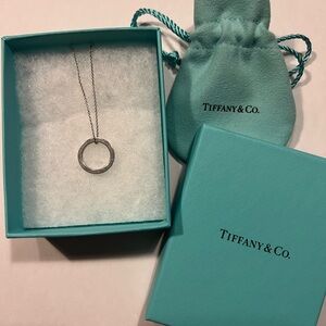 TIFFANY & CO Circle Pendant necklace.